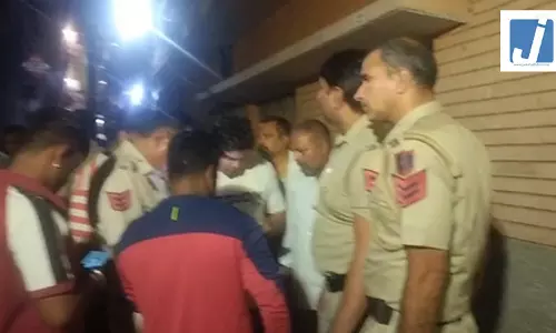 मां-बेटे की हत्या करने वाले आरोपी को पुलिस ने मुठभेड़ में किया गिरफ्तार