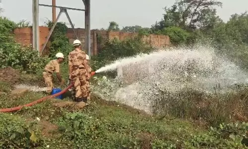 पारादीप में IOCL पाइपलाइन में दरार, कच्चे तेल का रिसाव; सुरक्षा एजेंसियां मौके पर तैनात पारादीप में IOCL पाइपलाइन में दरार, कच्चे तेल का रिसाव; सुरक्षा एजेंसियां मौके पर तैनात