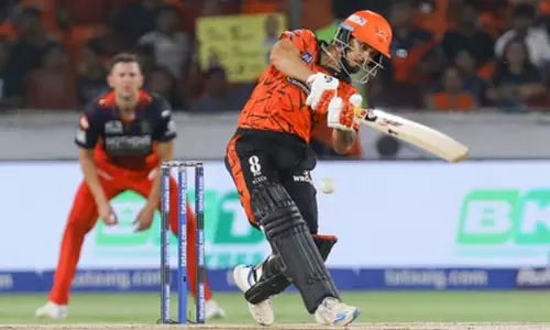 आईपीएल 2026: ऑरेंज कैप की रेस में ईशान किशन की एंट्री, भुवनेश्वर के सिर सज रही पर्पल कैप