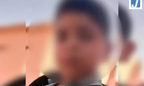 15 वर्षीय युवक का शव मिलने से सनसनी, परिजनों ने जताई हत्या की आशंका 15 वर्षीय युवक का शव मिलने से सनसनी, परिजनों ने जताई हत्या की आशंका