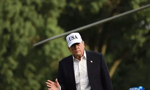 हैलो ग्रीनलैंड! Trump ने नूक के स्काईलाइन के सामने की तस्वीर पोस्ट की।