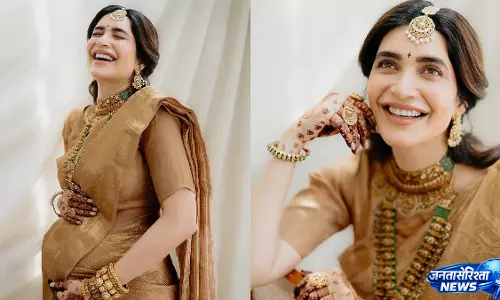 करिश्मा तन्ना की साउथ इंडियन स्टाइल गोद भराई, पारंपरिक रस्मों के बीच दिखी खुशी करिश्मा तन्ना की साउथ इंडियन स्टाइल गोद भराई, पारंपरिक रस्मों के बीच दिखी खुशी