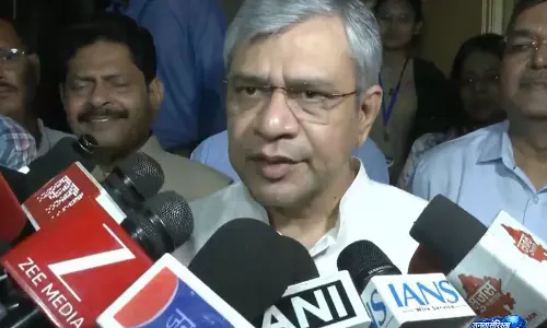पिछले चार वर्षों में रोज़गार मेले के माध्यम से लाखों युवाओं को लाभ मिला: केंद्रीय मंत्री Ashwini Vaishnaw पिछले चार वर्षों में रोज़गार मेले के माध्यम से लाखों युवाओं को लाभ मिला: केंद्रीय मंत्री Ashwini Vaishnaw