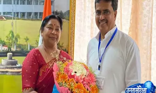Tripura: बीजेपी विधायक ने सरकारी कर्मचारियों के लिए 4-दिवसीय वर्कवीक का प्रस्ताव रखा Tripura: बीजेपी विधायक ने सरकारी कर्मचारियों के लिए 4-दिवसीय वर्कवीक का प्रस्ताव रखा
