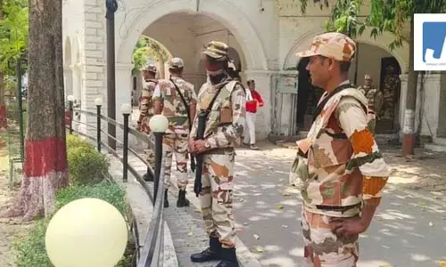 जब ITBP के हथियारबंद जवान पुलिस कमिश्नरेट पहुंचे, मौजूद लोग दंग रह गए जब ITBP के हथियारबंद जवान पुलिस कमिश्नरेट पहुंचे, मौजूद लोग दंग रह गए