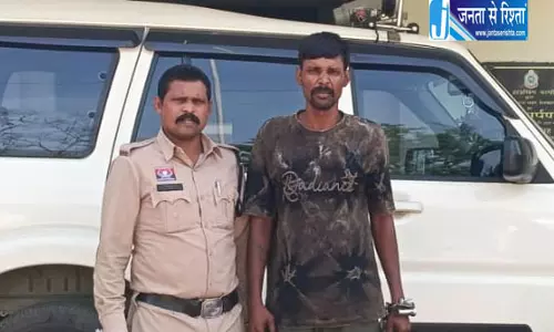 बोरियाकला शमशान घाट के पास गांजा तस्कर गिरफ्तार बोरियाकला शमशान घाट के पास गांजा तस्कर गिरफ्तार