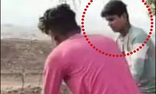 रायपुर : बाल मजदूर की मौत, ठेकेदार के खिलाफ कार्रवाई की मांग रायपुर : बाल मजदूर की मौत, ठेकेदार के खिलाफ कार्रवाई की मांग