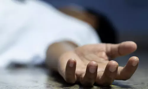 कोलकाता में TMC काउंसलर की संदिग्ध परिस्थितियों में मौत, कमरे में लटका मिला शव