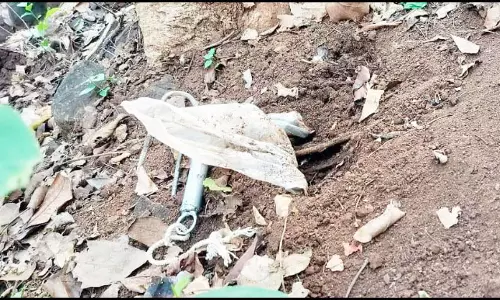 दंतेवाड़ा में कुकर IED जवानों ने किया बरामद दंतेवाड़ा में कुकर IED जवानों ने किया बरामद