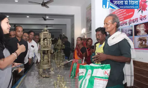 जनजातीय गरिमा उत्सव में हुआ जनजातीय कारीगर हैंडीक्राफ्ट मेला प्रदर्शनी का आयोजन