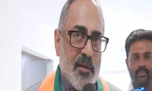 Rajeev Chandrasekhar का बयान—‘कॉकरोच जनता पार्टी’ सीमा पार अभियान का हिस्सा Rajeev Chandrasekhar का बयान—‘कॉकरोच जनता पार्टी’ सीमा पार अभियान का हिस्सा