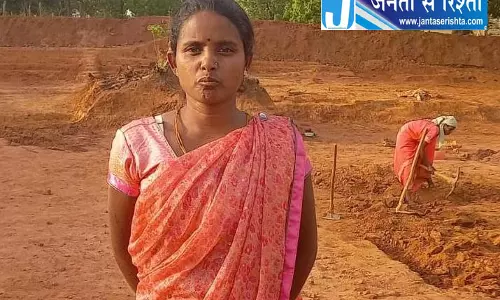 मनरेगा मजदूरी भुगतान से ग्रामीण परिवारों के जीवन में लौटी मुस्कान मनरेगा मजदूरी भुगतान से ग्रामीण परिवारों के जीवन में लौटी मुस्कान