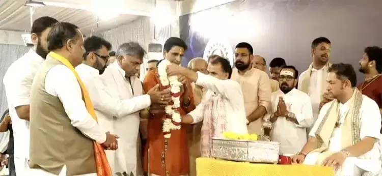 Haridwar: धर्म और मूल्यों के पालन से जीवन होता है प्रकाशित: कुमार विश्वास Haridwar: धर्म और मूल्यों के पालन से जीवन होता है प्रकाशित: कुमार विश्वास