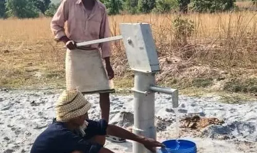 नदी के उस पार भी पहुँची राहत की धार नदी के उस पार भी पहुँची राहत की धार