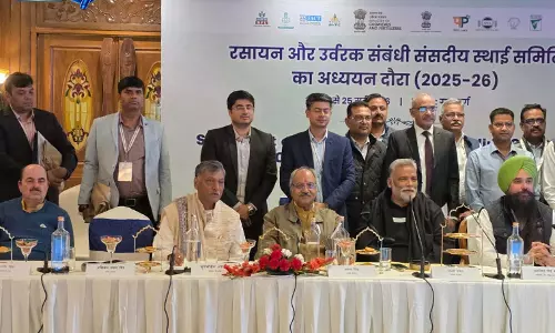 गुलमर्ग में रसायन एवं उर्वरक संबंधी संसदीय स्थायी समिति की उच्च स्तरीय बैठक संपन्न गुलमर्ग में रसायन एवं उर्वरक संबंधी संसदीय स्थायी समिति की उच्च स्तरीय बैठक संपन्न