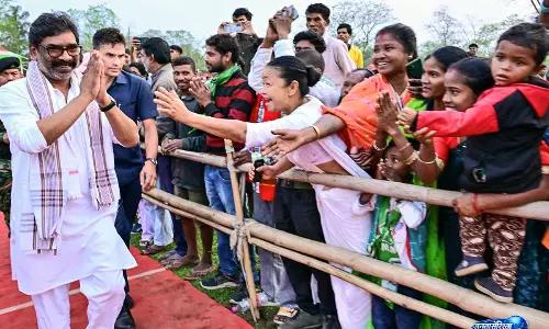 CM Hemant Soren ने बढ़ती लू के बीच पेयजल की व्यवस्था सुनिश्चित करने के निर्देश अधिकारियों को दिए CM Hemant Soren ने बढ़ती लू के बीच पेयजल की व्यवस्था सुनिश्चित करने के निर्देश अधिकारियों को दिए
