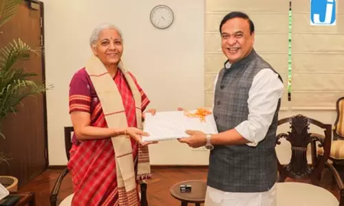 सीएम हिमंता बिस्वा सरमा ने केंद्रीय वित्त मंत्री निर्मला सीतारमण से की मुलाकात, राज्य के विकास पर चर्चा सीएम हिमंता बिस्वा सरमा ने केंद्रीय वित्त मंत्री निर्मला सीतारमण से की मुलाकात, राज्य के विकास पर चर्चा