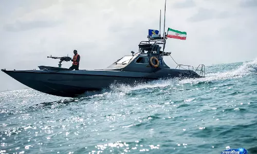 होरमुज़ जलडमरूमध्य से कम से कम 25 जहाज़ गुज़रे हैं: IRGC नौसेना होरमुज़ जलडमरूमध्य से कम से कम 25 जहाज़ गुज़रे हैं: IRGC नौसेना