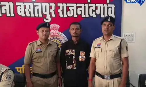 हथियार लहराकर दहशत फैलाने वाला आदतन बदमाश गिरफ्तार हथियार लहराकर दहशत फैलाने वाला आदतन बदमाश गिरफ्तार