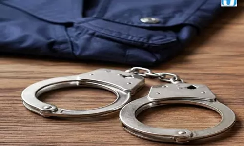 एंटी-गुंडा स्क्वाड की बड़ी कार्रवाई, दो आरोपियों से 3 देसी कट्टे- 3 कारतूस जब्त एंटी-गुंडा स्क्वाड की बड़ी कार्रवाई, दो आरोपियों से 3 देसी कट्टे- 3 कारतूस जब्त