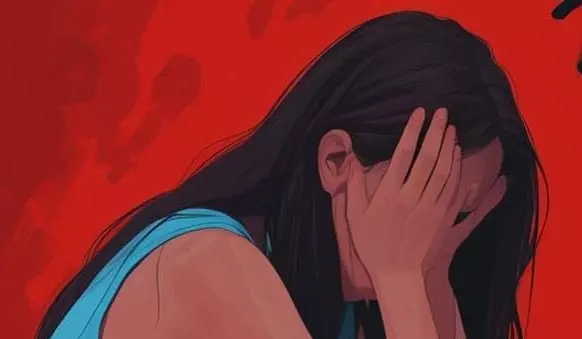 पेट दर्द से परेशान किशोरी प्रेग्नेंट निकली, पिता के उड़े होश पेट दर्द से परेशान किशोरी प्रेग्नेंट निकली, पिता के उड़े होश