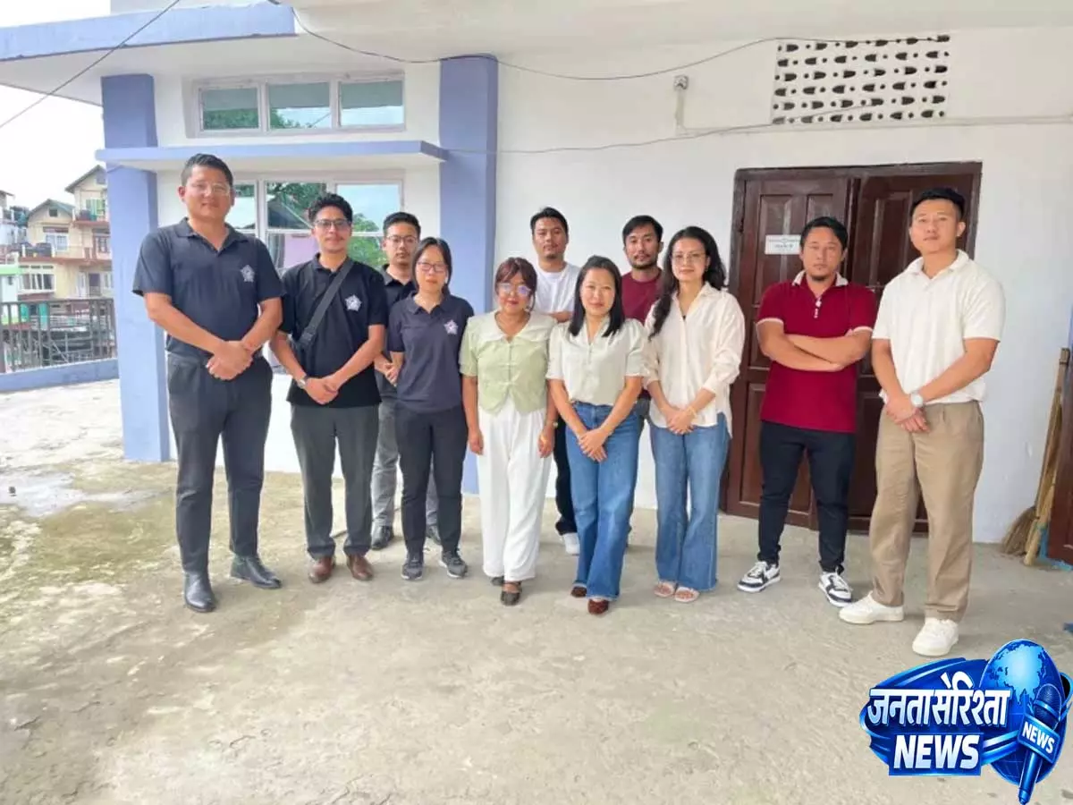 Kohima: डीसीपीयू और चाइल्ड हेल्पलाइन 1098 ने एकेएम के साथ की कंसल्टेशन मीटिंग Kohima: डीसीपीयू और चाइल्ड हेल्पलाइन 1098 ने एकेएम के साथ की कंसल्टेशन मीटिंग