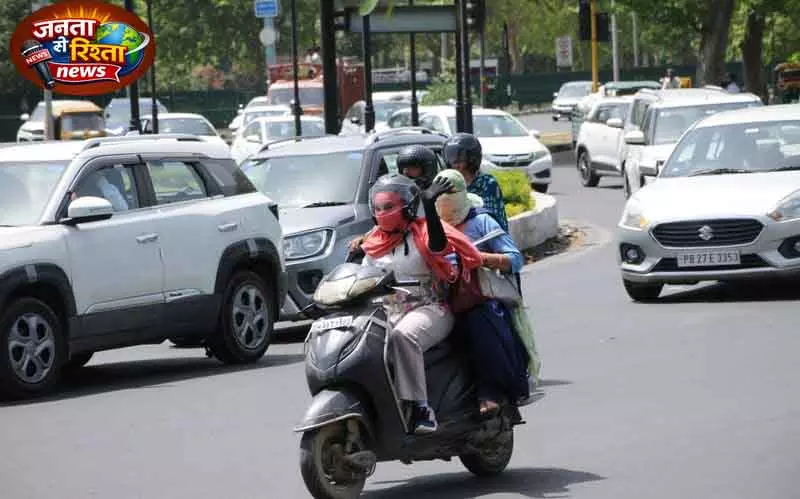 Chandigarh में हीटवेव से राहत, तापमान घटा 39.9°C Chandigarh में हीटवेव से राहत, तापमान घटा 39.9°C