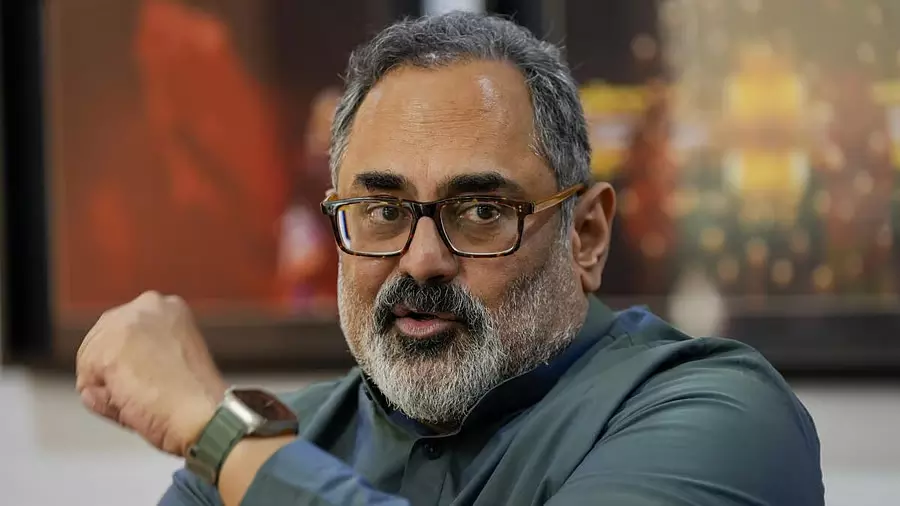 Rajiv चंद्रशेखर का आरोप: ‘कॉकरोच पार्टी’ क्रॉस-बॉर्डर इन्फ्लुएंस ऑपरेशन का हिस्सा Rajiv चंद्रशेखर का आरोप: ‘कॉकरोच पार्टी’ क्रॉस-बॉर्डर इन्फ्लुएंस ऑपरेशन का हिस्सा