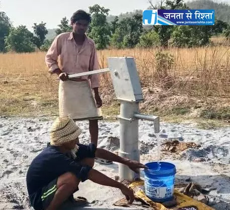 नदी के उस पार भी पहुँची राहत की धार नदी के उस पार भी पहुँची राहत की धार