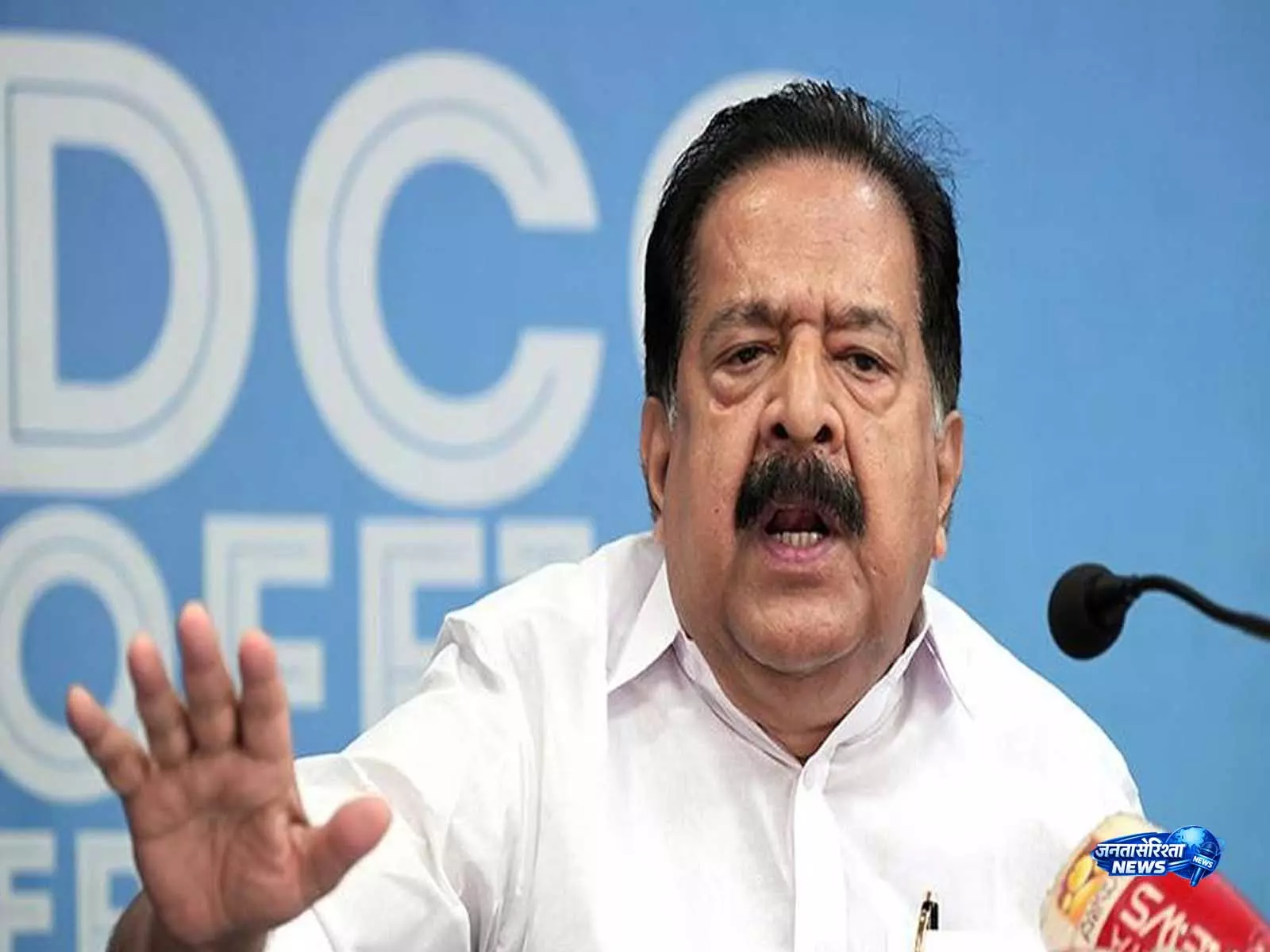 Kerala के गृह मंत्री रमेश चेन्निथला ने पुलिस थानों के कामकाज में पूर्ण बदलाव का किया दावा Kerala के गृह मंत्री रमेश चेन्निथला ने पुलिस थानों के कामकाज में पूर्ण बदलाव का किया दावा