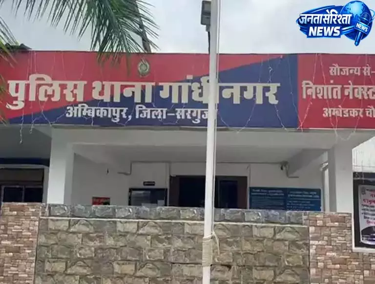 पिता ने 11 वर्षीय बेटी से किया दुष्कर्म, आरोपी गिरफ्तार पिता ने 11 वर्षीय बेटी से किया दुष्कर्म, आरोपी गिरफ्तार