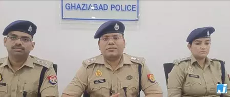 नशे के कारोबार पर कार्रवाई, महिला गिरफ्तार, गांजा-स्मैक और लाखों की नकदी बरामद नशे के कारोबार पर कार्रवाई, महिला गिरफ्तार, गांजा-स्मैक और लाखों की नकदी बरामद