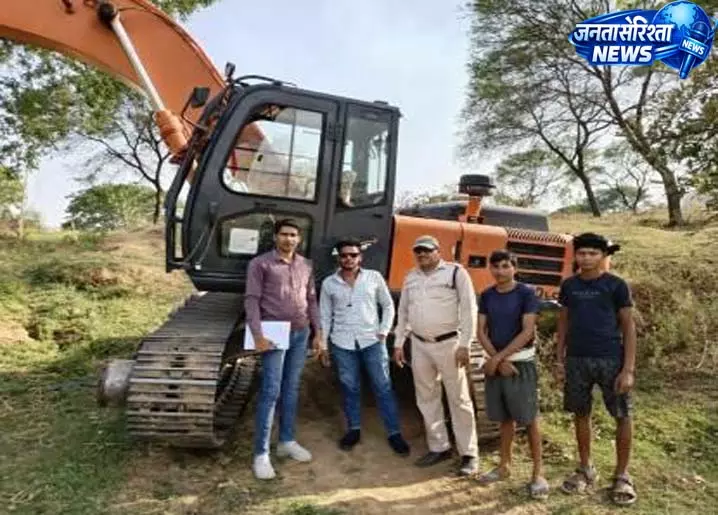 खनिज विभाग ने की 1 हाईवा और चैन माउन्टेन मशीन जप्त खनिज विभाग ने की 1 हाईवा और चैन माउन्टेन मशीन जप्त