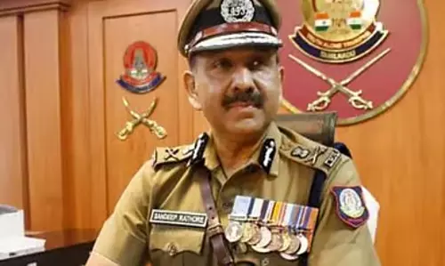 Tamil Nadu में अपराध और ड्रग्स के खिलाफ बड़ी कार्रवाई, 3 दिनों में 1,233 गिरफ्तार Tamil Nadu में अपराध और ड्रग्स के खिलाफ बड़ी कार्रवाई, 3 दिनों में 1,233 गिरफ्तार