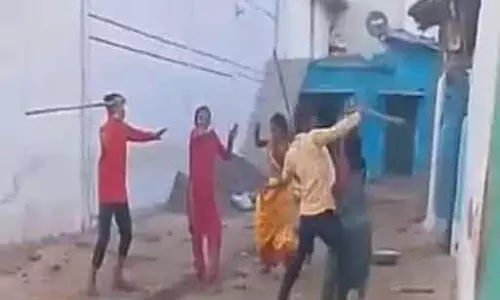 पानी के लिए एक ही परिवार के दो पक्षों में मारपीट, 9 सदस्य घायल पानी के लिए एक ही परिवार के दो पक्षों में मारपीट, 9 सदस्य घायल