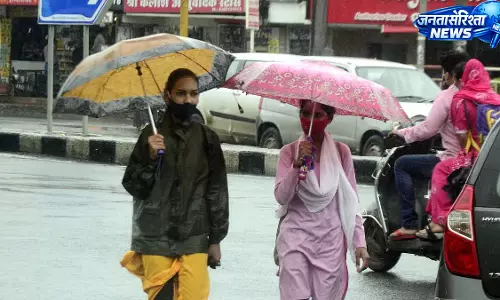 मुंबई में मौसम बदला, हल्की बारिश की संभावना, AQI 16 के साथ हवा रही साफ मुंबई में मौसम बदला, हल्की बारिश की संभावना, AQI 16 के साथ हवा रही साफ