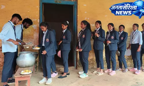 Telangana : जूनियर कॉलेज छात्रों के लिए मिड-डे मील और 2.50 लाख घरों को मंजूरी Telangana : जूनियर कॉलेज छात्रों के लिए मिड-डे मील और 2.50 लाख घरों को मंजूरी
