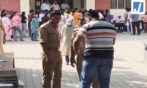 UPSC Prelims 2026: कड़ी सुरक्षा के बीच देशभर में यूपीएससी प्रीलिम्स 2026 परीक्षा जारी UPSC Prelims 2026: कड़ी सुरक्षा के बीच देशभर में यूपीएससी प्रीलिम्स 2026 परीक्षा जारी