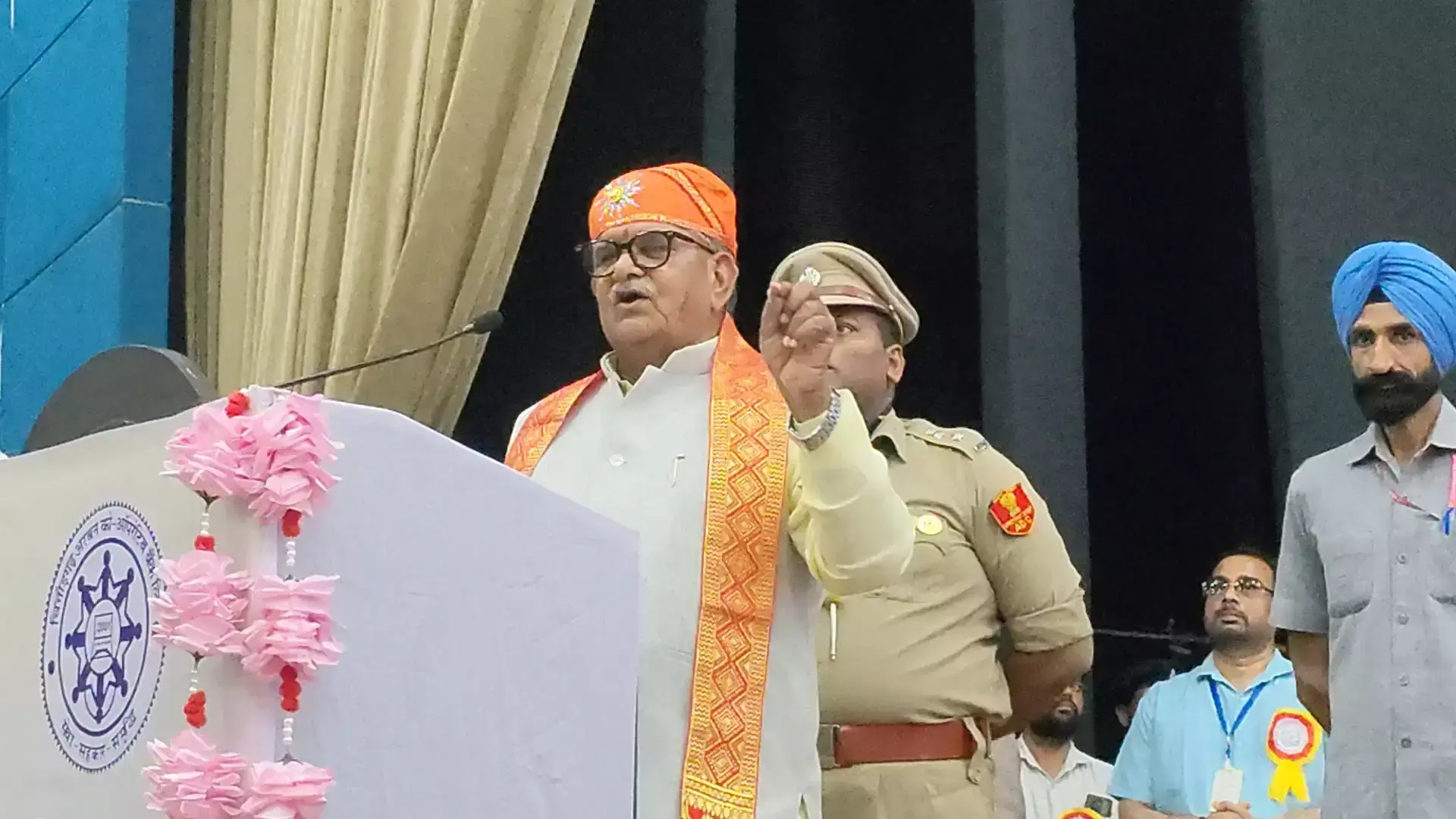 Chittorgarh: चित्तौड़गढ़ अर्बन को-ऑपरेटिव बैंक की सेवाओं की सराहना Chittorgarh: चित्तौड़गढ़ अर्बन को-ऑपरेटिव बैंक की सेवाओं की सराहना