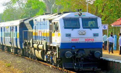 CSMT स्टेशन पर रीडेवलपमेंट कार्य के चलते ट्रैफिक और पावर ब्लॉक CSMT स्टेशन पर रीडेवलपमेंट कार्य के चलते ट्रैफिक और पावर ब्लॉक