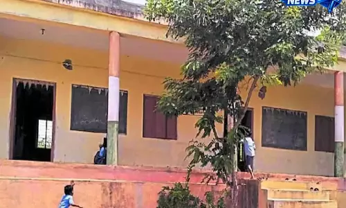 Karnataka: टीचर्स को हर नए छात्र के लिए ₹2,000 जमा करने का आदेश जारी Karnataka: टीचर्स को हर नए छात्र के लिए ₹2,000 जमा करने का आदेश जारी
