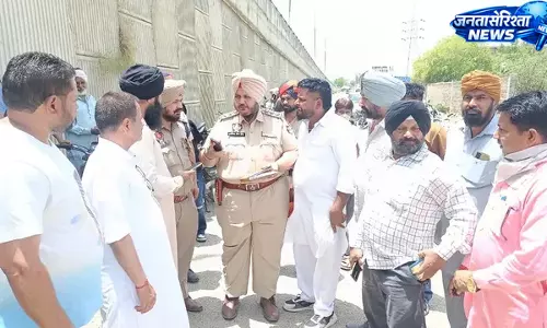 Moga में खाली प्लॉट से युवक का शव बरामद Moga में खाली प्लॉट से युवक का शव बरामद