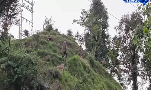 Jammu and Kashmir के राजौरी में आतंकवाद विरोधी अभियान दूसरे दिन भी जारी Jammu and Kashmir के राजौरी में आतंकवाद विरोधी अभियान दूसरे दिन भी जारी