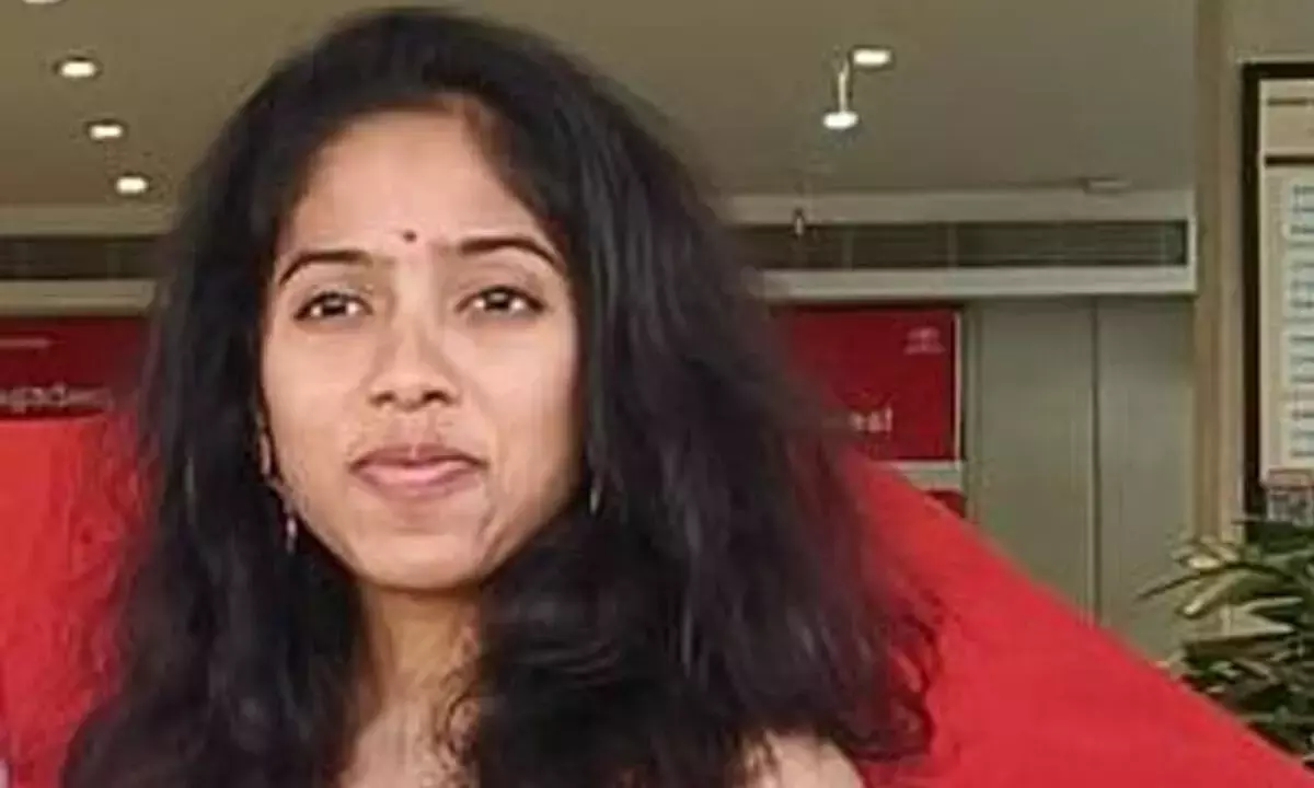 बेंगलुरु: 26 साल की महिला ने सुसाइड कर ली, पति और ससुराल वालों पर दहेज उत्पीड़न का केस दर्ज बेंगलुरु: 26 साल की महिला ने सुसाइड कर ली, पति और ससुराल वालों पर दहेज उत्पीड़न का केस दर्ज