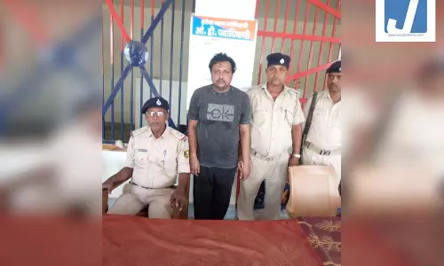 जाली नोटों का फरार कारोबारी गिरफ्तार, रिमांड पर लेकर होगी पूछताछ जाली नोटों का फरार कारोबारी गिरफ्तार, रिमांड पर लेकर होगी पूछताछ