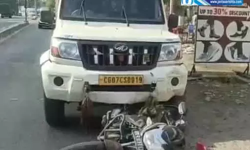 हार्डवेयर व्यापारी की मौत, पिकअप ने कुचला हार्डवेयर व्यापारी की मौत, पिकअप ने कुचला