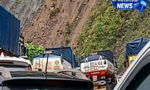 Arunachal Pradesh: भूस्खलन से पासीघाट-आलो हाईवे बाधित Arunachal Pradesh: भूस्खलन से पासीघाट-आलो हाईवे बाधित