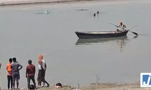 नदी में दर्दनाक हादसा, भाई-बहन की डूबने से मौत, एक को बचा लिया गया नदी में दर्दनाक हादसा, भाई-बहन की डूबने से मौत, एक को बचा लिया गया
