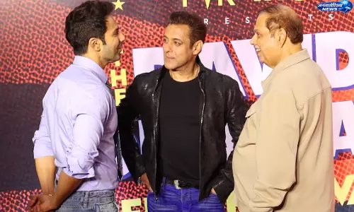 वरुण धवन की नई फिल्म चर्चा में, सलमान ने ‘चुनरी चुनरी’ रीमिक्स पर कसा मजाक वरुण धवन की नई फिल्म चर्चा में, सलमान ने ‘चुनरी चुनरी’ रीमिक्स पर कसा मजाक