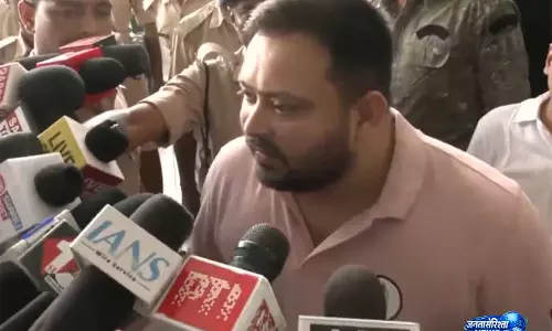 सरकार के पास कुछ भी करने के लिए पैसे नहीं हैं...: तेजस्वी यादव ने बिहार CM पर साधा निशाना सरकार के पास कुछ भी करने के लिए पैसे नहीं हैं...: तेजस्वी यादव ने बिहार CM पर साधा निशाना